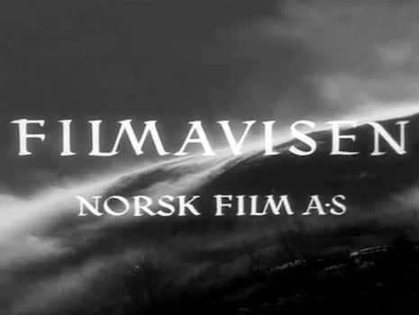 Bildet kan inneholde: atmosfære, sky, himmel, skrift, cumulus.