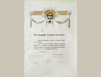 De nordiske adressene er ofte preget av samtidsdesign. Adressen fra Norsk Skuespillerforbund er i tidens sene jugendstil.