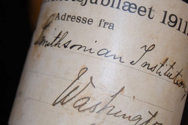 Hylser som inneholdt adresser ble også pålimt en registreringsetikett i 1911.