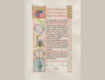 Adresse fra Det Norske Luther College, Iowa, USA. Teksten er skrevet på norsk og er også en hilsen til &amp;#34;det gamle fædreland&amp;#34;.